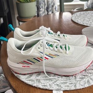 Ladies Brooks Revel 6 sneakers